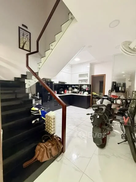 SIÊU PHẨM NƠ TRANG LONG – P.12, BÌNH THẠNH