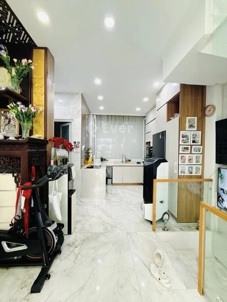 蓉房地产CAhir 6.8 TỎI - NGUYỄN CHÍ THANH - Q10 - HẺM 3m - 37m2 - 3 TẦNG