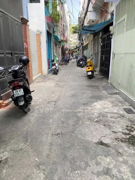 8 Tỷ 5 Bớt Lộc(Đang Cho Thuê 16 Triệu/ Tháng.Tháng 12/2025 Hết Hợp Đồng)Quận 3 - 16 triệu - 10m²