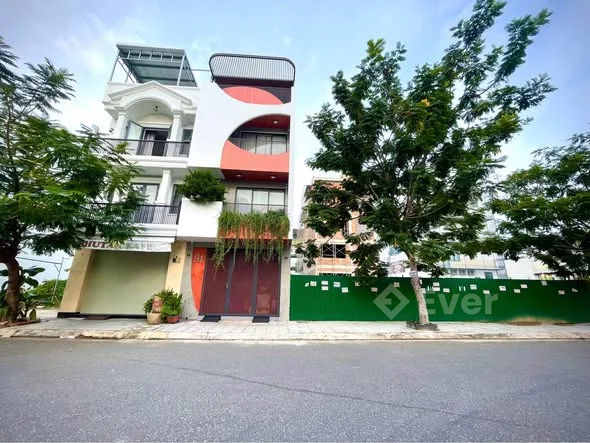 BÁN LÔ SẠCH ĐẸP  ĐỐI DIỆN CÔNG VIÊN & 3 TÒA CHUNG CƯ HÀ QUANG - TP NHA TRANG 
 7,4 tỷ 
• Diện tích 8 - 7,4 tỷ - 88m²