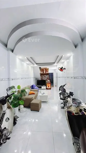 TÔN ĐẢN Q.4 _ LIỀN KỀ ĐƯỜNG SỐ _ NHÀ 5TẦNG _ BÊ TÔNG KIÊN CỐ TỚI NÓC