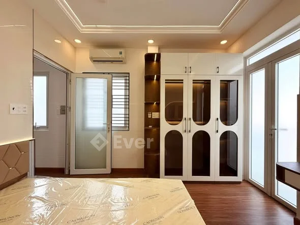 HOÀ HƯNG Q10 - NHÀ ĐẸP MỚI HOÀN THIỆN - 3 TẦNG - 3 PN/3WC/SÂN THƯỢNG - 40M2 (4.2x10) - 6.7 TỶ