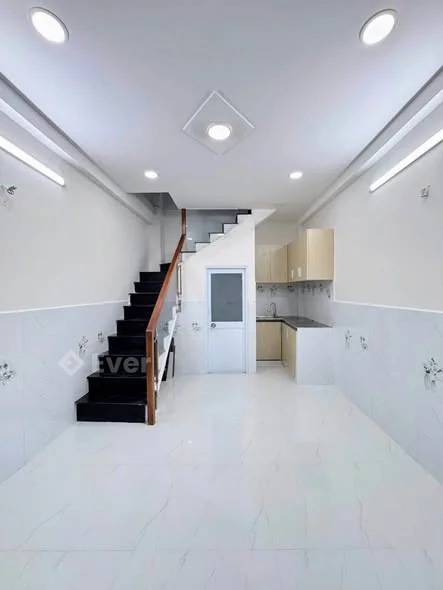 —- NHÀ giáp TÂN PHÚ —- Giá: 2tỷ600 Tl chính chủ có giá tốt cho khách xem nhà.