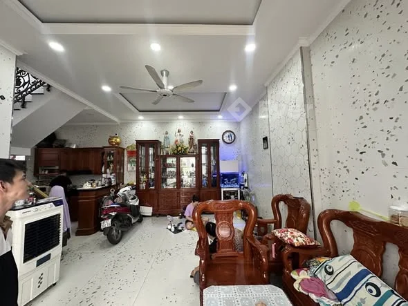 GẦN MẶT T IỀN NGUYỄN THỊ MINH KHAI - NHÀ TRUNG TÂM QUẬN 1 - 5 TẦNG - 4 PN - SỔ NỞ HẬU - NHÀ MỚI- 49M