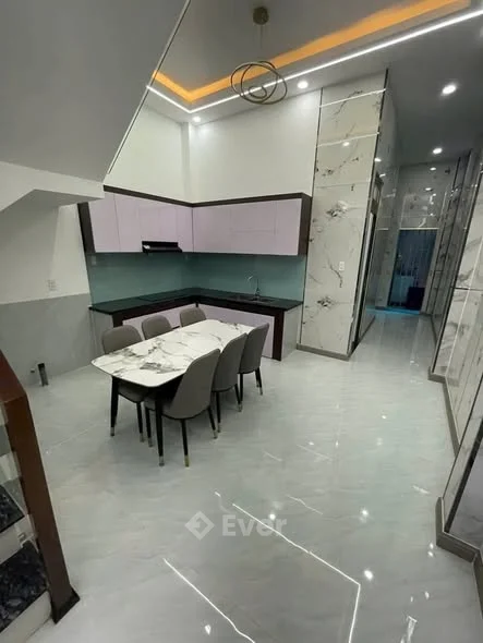 Căn 1 trệt 1 lầu, 3PN – 3WC, nhà mới tinh.Chợ Tân Hiệp đi bộ vài phút, tiện ích bủa vây