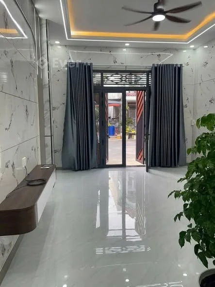 Căn 1 trệt 1 lầu, 3PN – 3WC, nhà mới tinh.Chợ Tân Hiệp đi bộ vài phút, tiện ích bủa vây