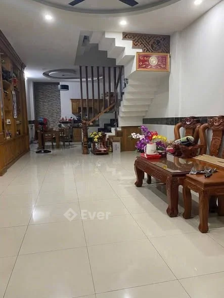 Chủ gửi giảm 300tr chỉ còn 6,6tỷ Giá cũ 6,9tỷCăn Nhà đúc 3 tấm Trệt 2lầu