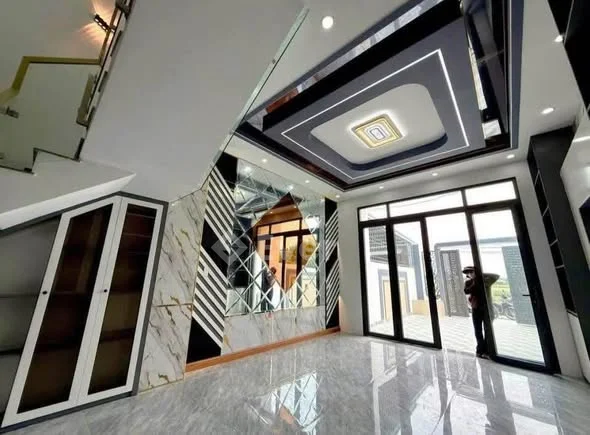 Cần bán căn nhà 1trệt 1lầu ở ngay mặt tiền đường HL 409 Tân Hiệp, TP Hồ Chí Minh