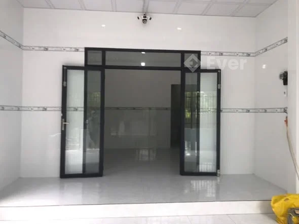 -Bán Nhà Mới Xây DSH . -Vi Trí : Cách Chợ Đất Đỏ 500m .