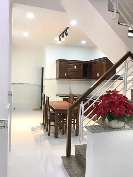 Nhà 2 tầng lô góc hẻm xe hơi ngủ trong nhà, Lâm Thị Hố 48m2 nhích 4 Tỷ 4 x 12m