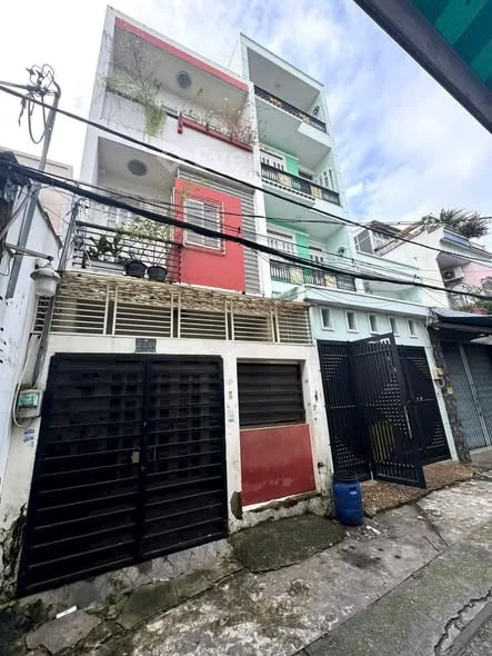 BÁN NHÀ GIÁP TÂN PHÚ , Sát Chợ Bình Long GIÁ CHỈ 5.75 TỶ (TL) Vị Trí: hẻm 2/ đường số 5D, P. Bình H