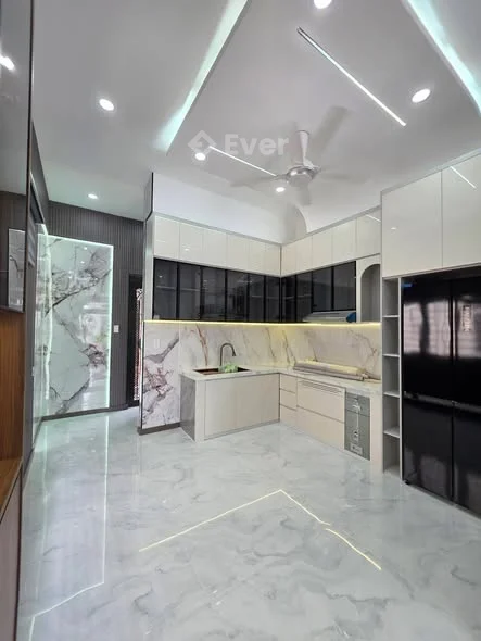 Nhà sổ riêng , vừa hoàn thiện. Gần ngã tư chiêu Liêu-Phường Tân Đông Hiệp-