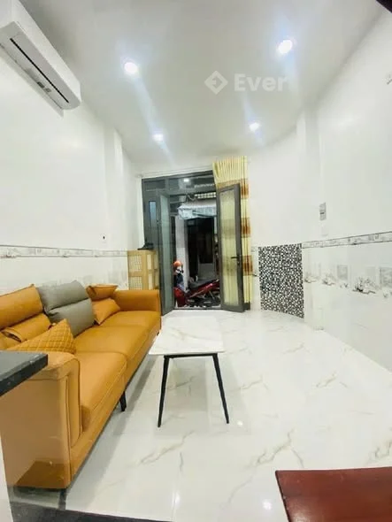 Nhà mới đẹp, vị trí đẹp ,MT 2 hẻm rộng rãi thoáng mát Lý Thái Tổ