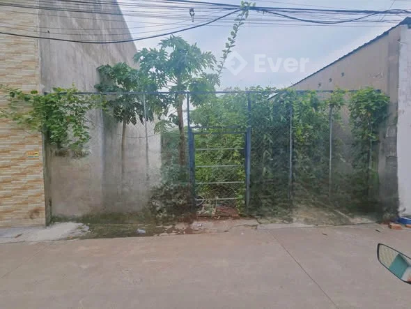 ĐẤT ĐÔNG TÂN DĨ ANDiện tích: ngang 7,2m dài 34m