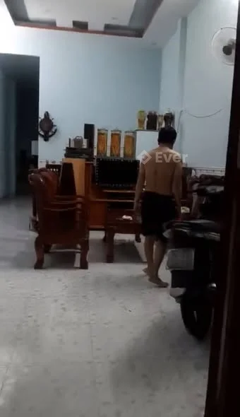 Bán nhà cấp 4 - p Dĩ An , Tp HCM Diện tích: 111,6m ngang 4,2m .thổ cư 60m