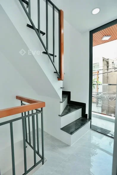 Kẹt tiền công chứng khách nhờ bán lại thu hồi vốnGiá : 2ty980 (Thương lượng )