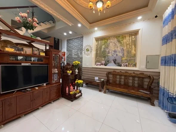 Mặt tiền Lý Phục ManNgang 5x13m – Trệt 3 lầu, sân thượng mái che 5PN 5WC riêng