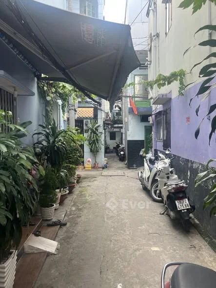 NHÀ 3 TẦNG - CMT8– HẺM THÔNG – TRUNG TÂM QUẬN 3NHỈNH 2 TỶ – THƯƠNG LƯỢNG NHẸ