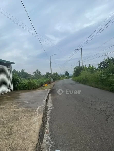 Em bán lô đất mặt tiền đá bi gần đường nhựa 115 _ Ấp 3 tuần Phú Vinh định quán Đồng Na