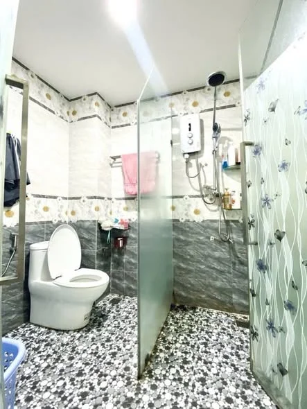 1 TRỤC 4M đường CMT8 QUẬN 34,1 X 17m 5 TẦNG SÂN THƯỢNG