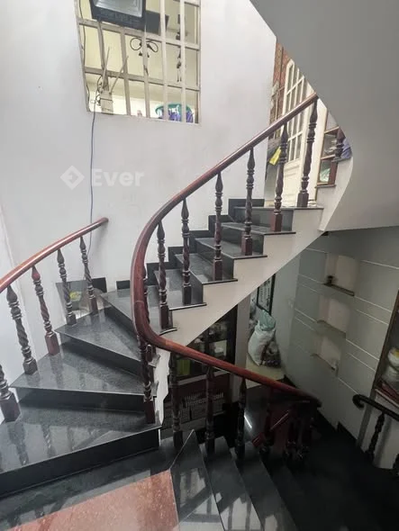 NHÀ HẺM Ô TÔ 8M GIÁP TÂN BÌNH- GẦN GA T3 TÂN SƠN NHẤT- 72M2- 4m*18m- 5 PHÒNG NGỦ- CHỈ NHÍCH 8 ĐỒNG T