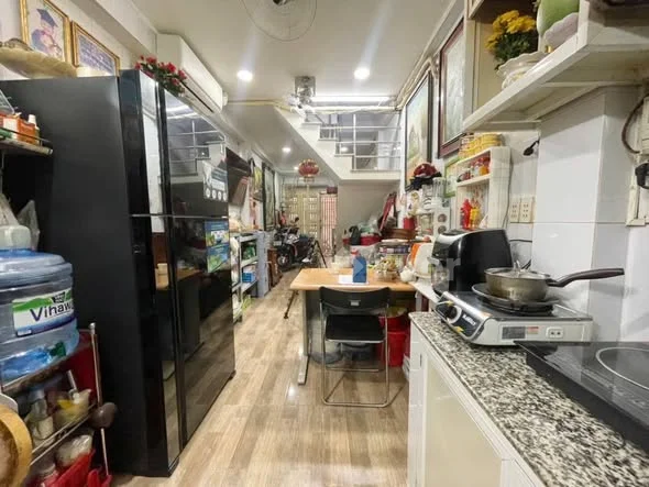 CHỦ GẤP BÁN HẠ 200 TRIỆU GIÁ 4.8 TỶ KHÔNG BỚTCÁCH LÊ QUANG ĐỊNH 2 NHÀ ĐÚNG 10M