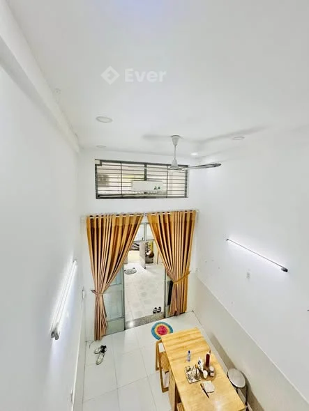 CHỬ ĐỒNG TỬ -P7 - TÂN BÌNH - 48M2 - TRỆT 3 LẦU - GIẢM 700TR - GIÁ 4.X TỶ