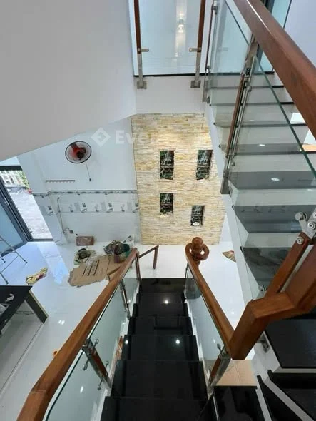 BÌNH TÂN ,NGAY TRỤC ĐƯỜNG HƯƠNG LỘ 3 ,KÊNH 19/5 ,NHÀ MỚI 2 TẦNG SIÊU ĐẸP 40m2