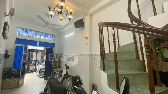 HXT TÔ HIẾN THÀNH P.15 QUẬN 10 - CN: 60M² (3 x 20) - 4 TẦNG
NHỈNH 10 TỶ
HẺM THÔNG - AN NINH - DÂN TR