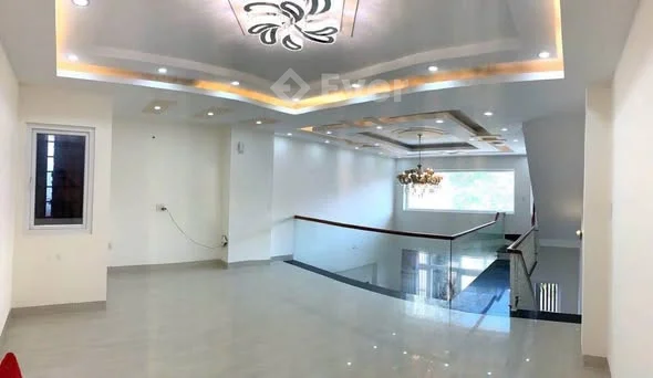 + Bán nhà đẹp hẻm 2 xe ô tô tránh nhau đường Võ Thị Sáu, P Vũng Tàu.