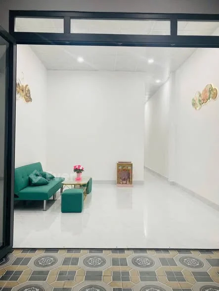 Khách muốn tìm nhà ổn định , vị trí khu dân cư đừng bỏ qua căn này ạ