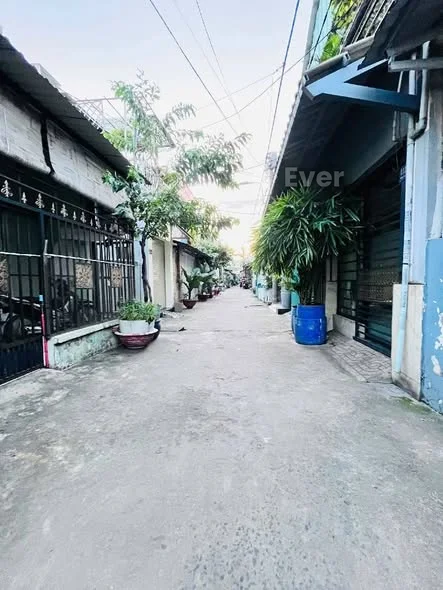 NHÀ ĐẸP PHẠM THẾ HIỂN P5 Q8Diện tích : 32.dạ m2. 4.04 X10..6 ( CHÍNH CHỦ )