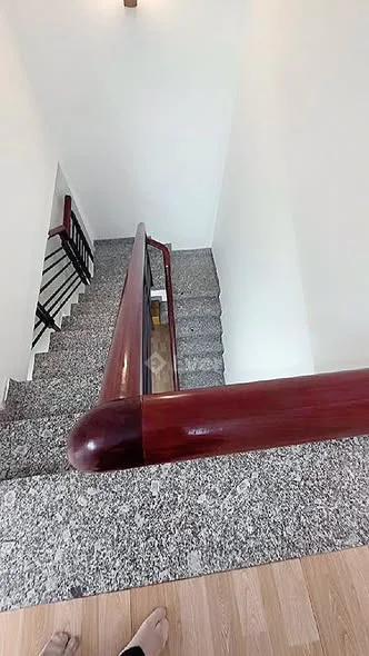 Dt: 4m-12m-CN đủ 48m2 ODTkết cấu: nhà 1 trệt-1 lầu BTCT-2pn-2tolet