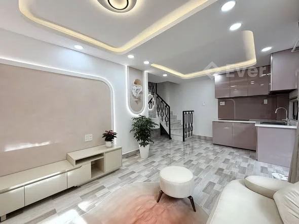 NHÀ ĐẸP FULL NỘI THẤT - PHAN VĂN TRỊ - GẦN CHỢ BÀ CHIỂU - 27M2 - 3 PN - VÀI BƯỚC RA MẶT TIỀN