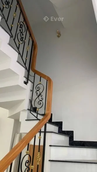 đường 7m Trường Thọ Thủ Đức Nhà đẹp 4 tầng trệt 2 lầu Tum 76m2(4x19)