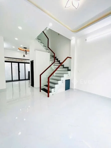 BÁN CĂN NHÀ 1T2L, 3PN, 1TY895 Ở THỚI HÒA, BẾN CÁTNhà 1 trệt 2 lầu, 85m².