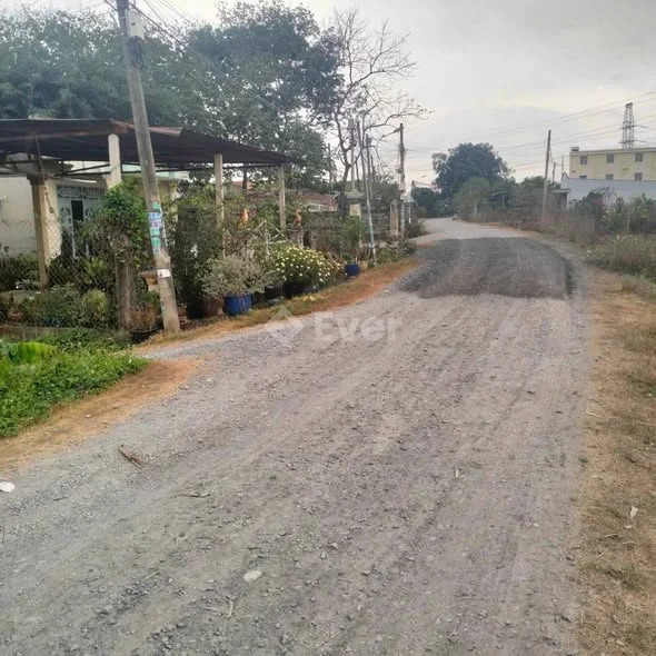 Ccg...Trung An Củ Chi cần bán can nhà cấp 4.. dt...tổng 132m2. Có 40m2 thô cư. 6m x 16m...nở hậu 1