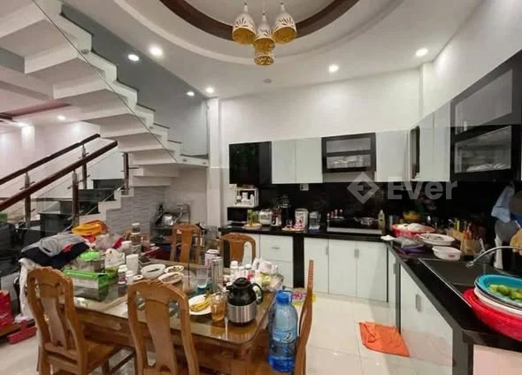 Chủ nợ nần gửi em bán nhà ở Bình Chánh, đường Đinh Đức Thiện, Giá full 650 triệu
Diện tích 5 x 20