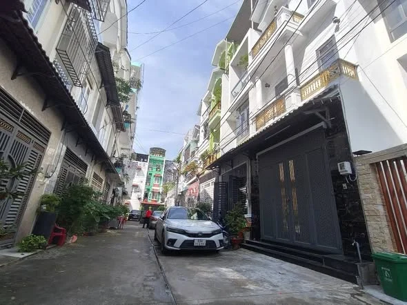 Nhà đẹp Lê Thị Riêng - 5.x tỷ - Hẻm 7m - Đông Tứ Trạch. Thiết kế 1 trệt + 3 lầu, 6 phòng + 5wc