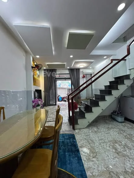 Ccg : BÁN NHÀ Bán nhà sổ Hồng riêng ngay chợ Trần Thị Cờ, phường Thới an, Q1