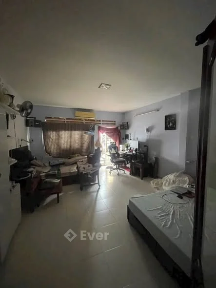 Nhà Quang Trung p10 Diện tích: 4 x 10 nở hậu 5mKết cấu: 1 trệt, 1 lầuKhu dân cư hiện hữu