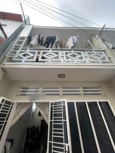 Nhà Quang Trung p10 Diện tích: 4 x 10 nở hậu 5mKết cấu: 1 trệt, 1 lầuKhu dân cư hiện hữu