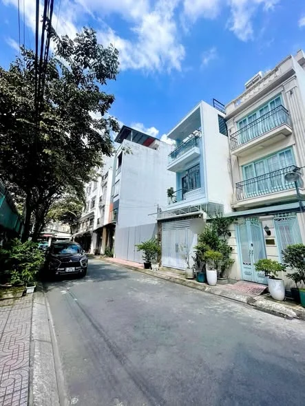 Chính Chủ Gửi 8Tỷ7 Còn Thương Lượng VỊ TRÍ CỰC KỲ ĐẸP NGAY TRUNG TÂM Q9 CŨ PHƯỜNG HIỆP PHÚ