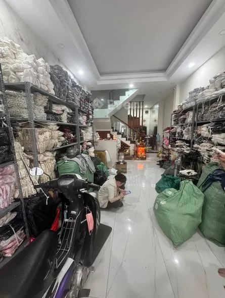 NHÀ 52M2 - 3 TẦNG - SÁT MẶT TIỀN ĐƯỜNG NGUYỄN VĂN KHỐI- NGANG 4 DÀI 13 - 4PN, 3WC - PHƯỜNG 9- 7