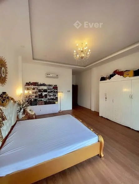 Nhà đẹp-vô ở liền-tặng 1 số nội thấthue hồng40 triệu)