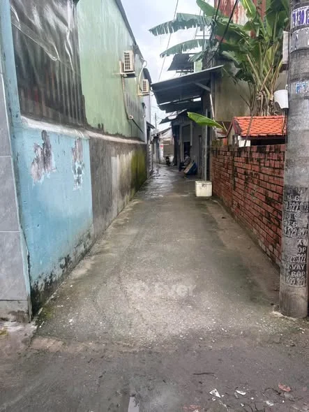 Bán nhà tô ký chợ Hóc Môn..DT..4 x 14 ( nở hậu 5m)tổng 54m..gác lửng..