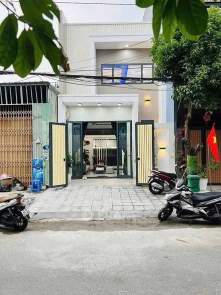 Tôi chính chủ bán gấp nhà đề xoay tiền làm ăn Vị trí trung tâm đường rộng 6m, khu dân cư đông đúc .