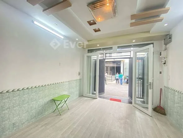 SIÊU PHẨM TÂN SƠN NHÌ SÁT MẶT TIỀN TRẦN HƯNG ĐẠO - 3 TẦNG 51M2 (4x13)