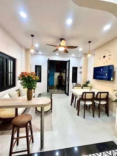 [ Quận 3 ]4,6tỷNhà hẻm Lê Văn Sỹ, P12, Q3DT: 4x7m, 1 trệt, 2 lầu, 2PN, 2WC, 1 phòng thờ