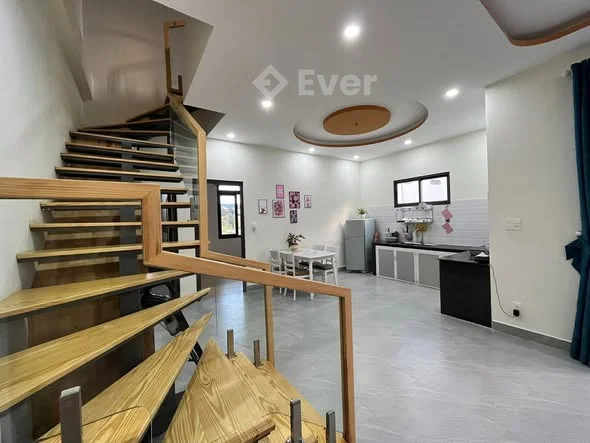 CHO THUÊ HOMESTAY ĐƯỜNG HÙNG VƯƠNG - P10 - ĐÀ LẠT Giá thuê : 11tr / tháng ( c3 đ3 ) Nhà 1 trệt , 1